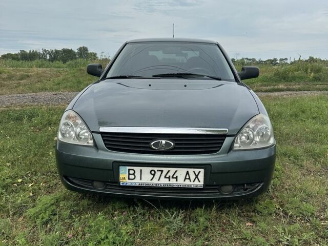 Зеленый ВАЗ 2172 Priora, объемом двигателя 1.6 л и пробегом 293 тыс. км за 2400 $, фото 1 на Automoto.ua