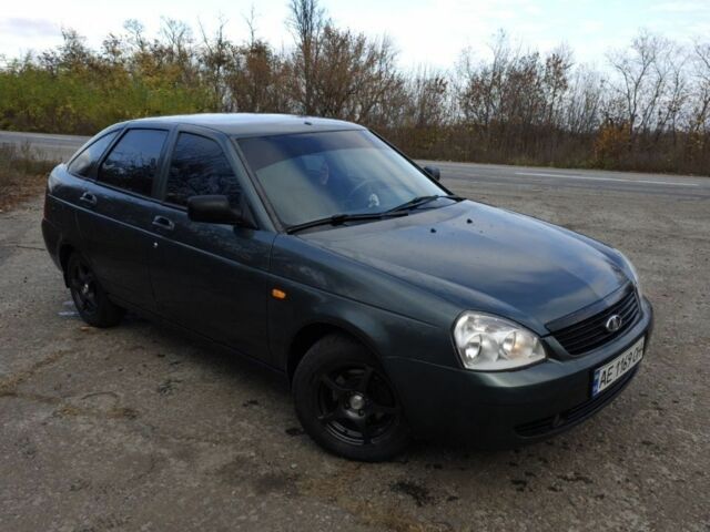 Зеленый ВАЗ 2172 Priora, объемом двигателя 1.6 л и пробегом 257 тыс. км за 3500 $, фото 1 на Automoto.ua