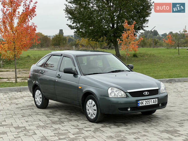 Зеленый ВАЗ 2172 Priora, объемом двигателя 1.6 л и пробегом 148 тыс. км за 3700 $, фото 1 на Automoto.ua