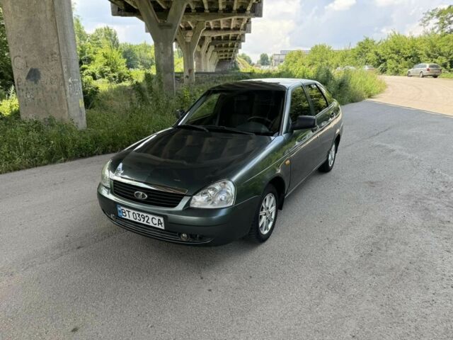 Зелений ВАЗ 2172 Priora, об'ємом двигуна 1.6 л та пробігом 220 тис. км за 2400 $, фото 1 на Automoto.ua