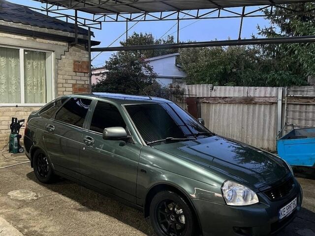 Зелений ВАЗ 2172 Priora, об'ємом двигуна 1.6 л та пробігом 160 тис. км за 4000 $, фото 1 на Automoto.ua