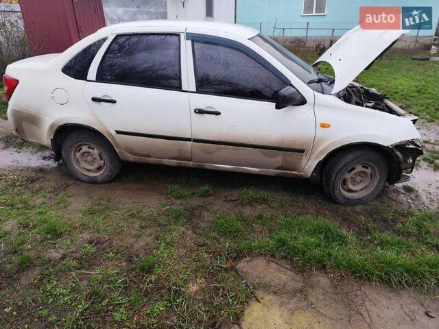 Білий ВАЗ 2190 Гранта, об'ємом двигуна 1.6 л та пробігом 189 тис. км за 1500 $, фото 1 на Automoto.ua