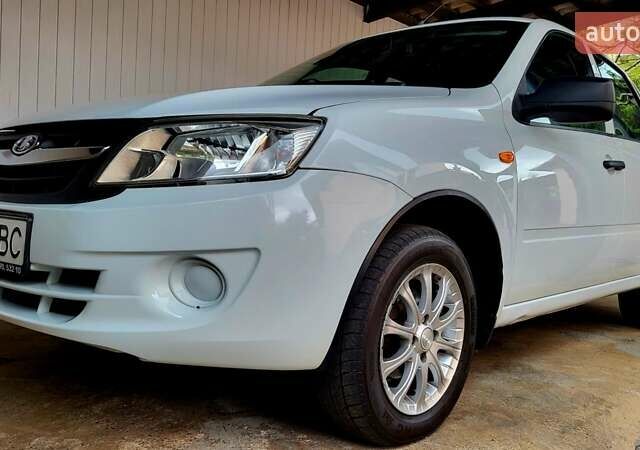 ВАЗ 2190 Гранта 2013 у Чернігові на Automoto.ua Білий ВАЗ 2190 Гранта, об'ємом двигуна 1.6 л та пробігом 111 тис. км за 3800 $, фото 1 на Automoto.ua