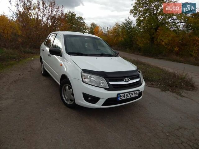 Белый ВАЗ 2190 Гранта, объемом двигателя 1.6 л и пробегом 107 тыс. км за 4000 $, фото 1 на Automoto.ua