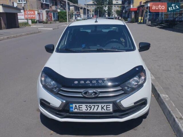 Білий ВАЗ 2190 Гранта, об'ємом двигуна 1.6 л та пробігом 120 тис. км за 4000 $, фото 1 на Automoto.ua