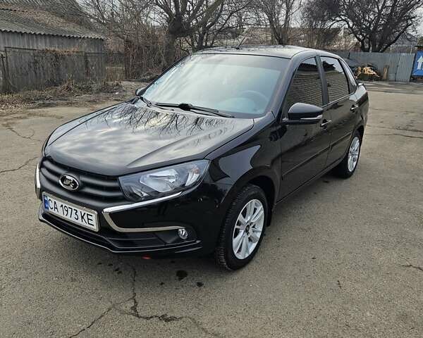 Чорний ВАЗ 2190 Гранта, об'ємом двигуна 1.6 л та пробігом 10 тис. км за 7900 $, фото 1 на Automoto.ua