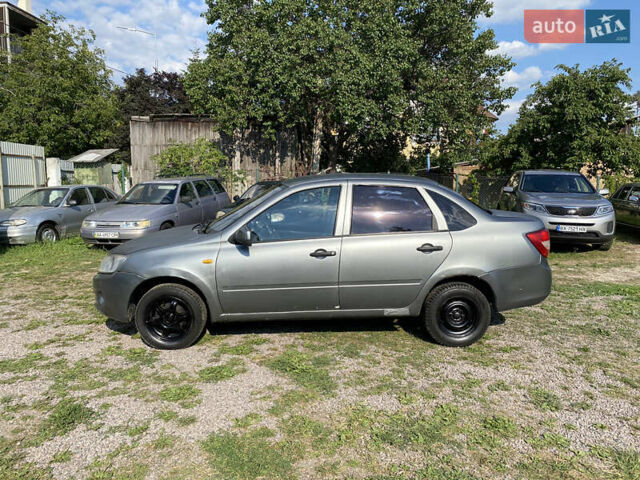 Серый ВАЗ 2190 Гранта, объемом двигателя 1.6 л и пробегом 165 тыс. км за 1988 $, фото 1 на Automoto.ua