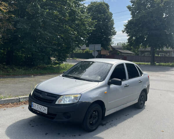 Сірий ВАЗ 2190 Гранта, об'ємом двигуна 1.6 л та пробігом 180 тис. км за 2199 $, фото 1 на Automoto.ua