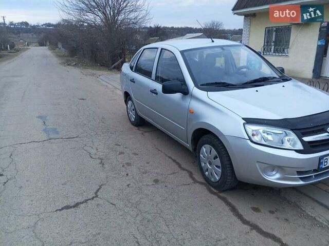 Серый ВАЗ 2190 Гранта, объемом двигателя 1.6 л и пробегом 74 тыс. км за 3500 $, фото 1 на Automoto.ua