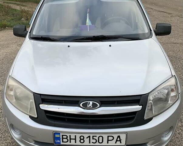 Сірий ВАЗ 2190 Гранта, об'ємом двигуна 1.6 л та пробігом 195 тис. км за 3500 $, фото 1 на Automoto.ua