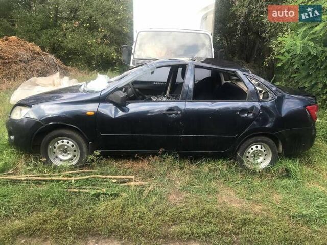 Синий ВАЗ 2190 Гранта, объемом двигателя 1.6 л и пробегом 180 тыс. км за 1200 $, фото 1 на Automoto.ua