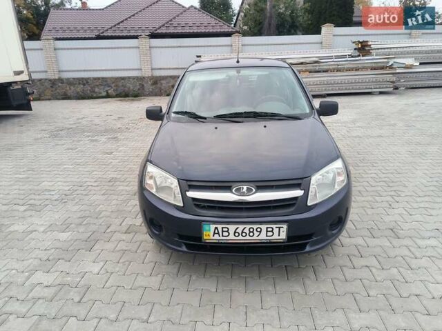 Синий ВАЗ 2190 Гранта, объемом двигателя 1.6 л и пробегом 60 тыс. км за 4000 $, фото 1 на Automoto.ua