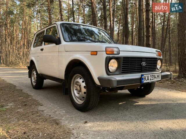 Білий ВАЗ 4x4 Urban, об'ємом двигуна 1.69 л та пробігом 164 тис. км за 4600 $, фото 1 на Automoto.ua