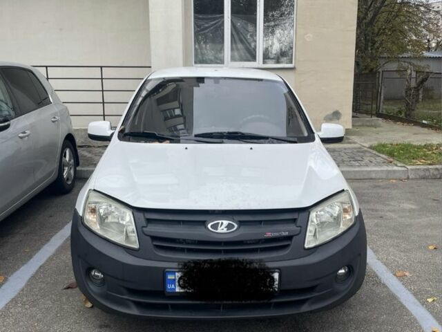 Белый ВАЗ Гранта, объемом двигателя 1.6 л и пробегом 111 тыс. км за 3000 $, фото 1 на Automoto.ua