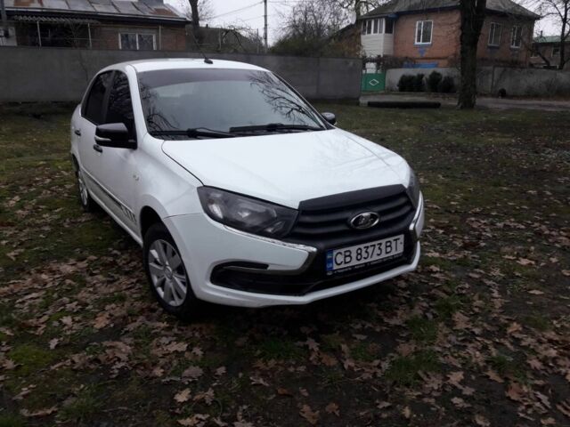 Белый ВАЗ Гранта, объемом двигателя 1.6 л и пробегом 202 тыс. км за 3650 $, фото 1 на Automoto.ua