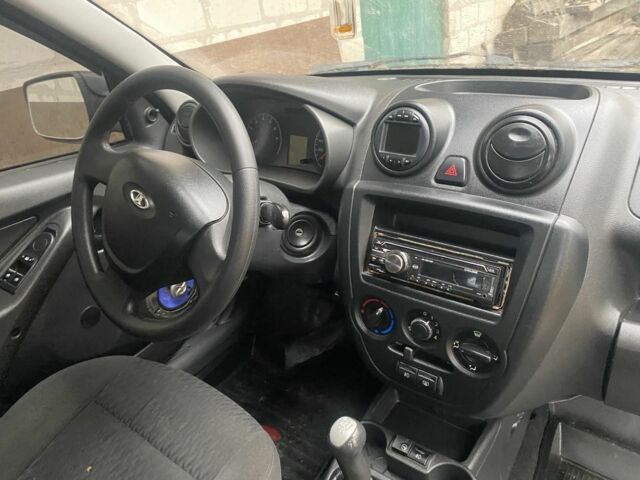 Чорний ВАЗ Гранта, об'ємом двигуна 1.6 л та пробігом 187 тис. км за 2500 $, фото 1 на Automoto.ua