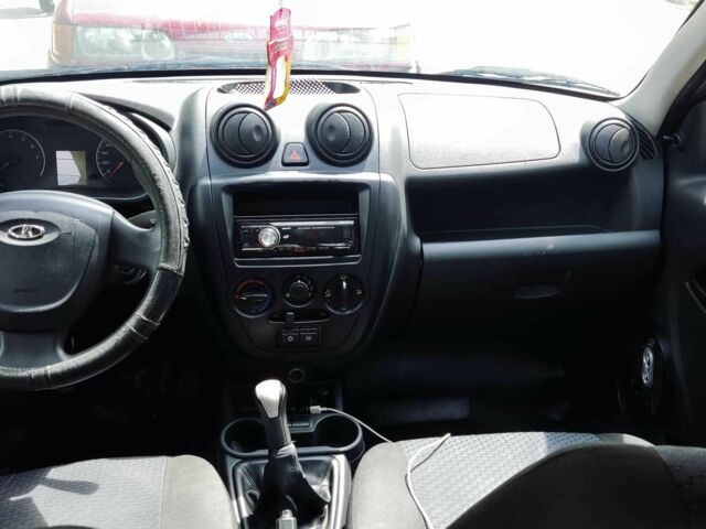 Черный ВАЗ Гранта, объемом двигателя 1.6 л и пробегом 188 тыс. км за 2200 $, фото 1 на Automoto.ua