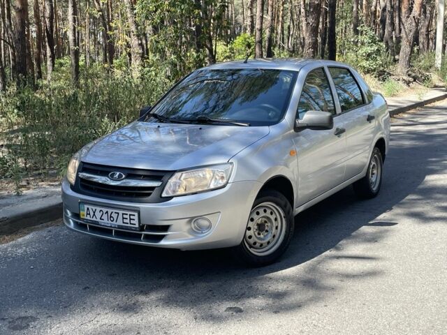 Сірий ВАЗ Гранта, об'ємом двигуна 0 л та пробігом 175 тис. км за 2899 $, фото 1 на Automoto.ua