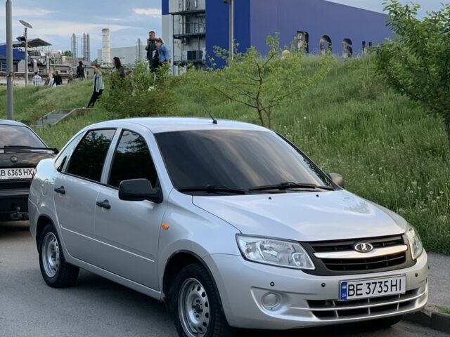 Серый ВАЗ Гранта, объемом двигателя 1.6 л и пробегом 85 тыс. км за 4100 $, фото 1 на Automoto.ua