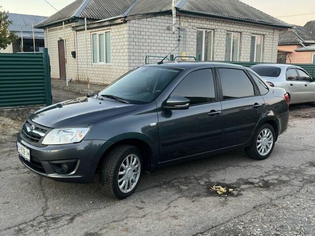 Сірий ВАЗ Гранта, об'ємом двигуна 1.6 л та пробігом 75 тис. км за 4300 $, фото 1 на Automoto.ua