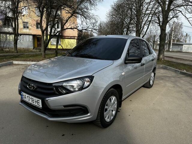 Сірий ВАЗ Гранта, об'ємом двигуна 0.16 л та пробігом 3 тис. км за 8500 $, фото 1 на Automoto.ua