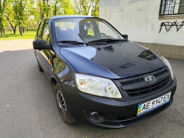 Синий ВАЗ Гранта, объемом двигателя 1.6 л и пробегом 74 тыс. км за 3500 $, фото 1 на Automoto.ua