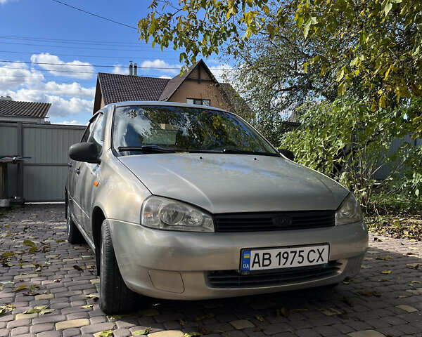 Бежевый ВАЗ Калина, объемом двигателя 1.6 л и пробегом 328 тыс. км за 2500 $, фото 1 на Automoto.ua