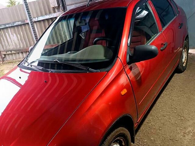 Червоний ВАЗ Kalina, об'ємом двигуна 1.6 л та пробігом 204 тис. км за 2000 $, фото 1 на Automoto.ua