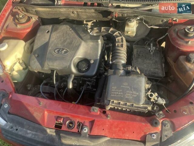 Красный ВАЗ Калина, объемом двигателя 1.6 л и пробегом 150 тыс. км за 1200 $, фото 1 на Automoto.ua