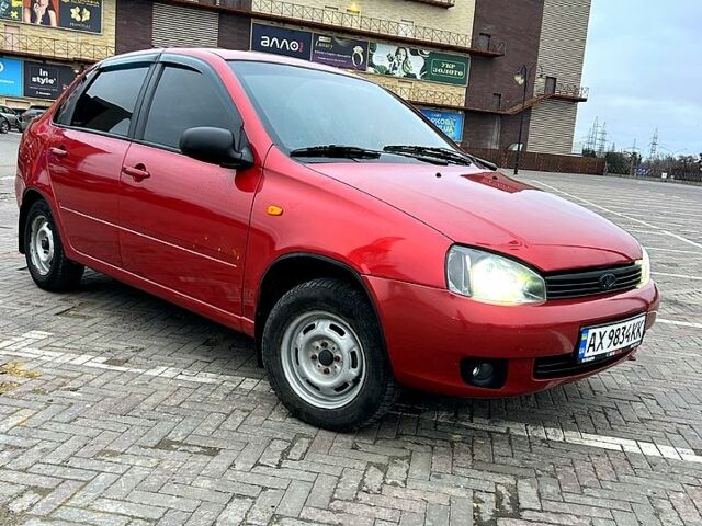 Червоний ВАЗ Kalina, об'ємом двигуна 1.6 л та пробігом 281 тис. км за 2199 $, фото 1 на Automoto.ua
