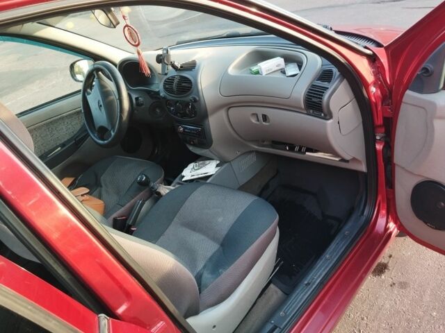 Красный ВАЗ Калина, объемом двигателя 1.6 л и пробегом 130 тыс. км за 1850 $, фото 1 на Automoto.ua