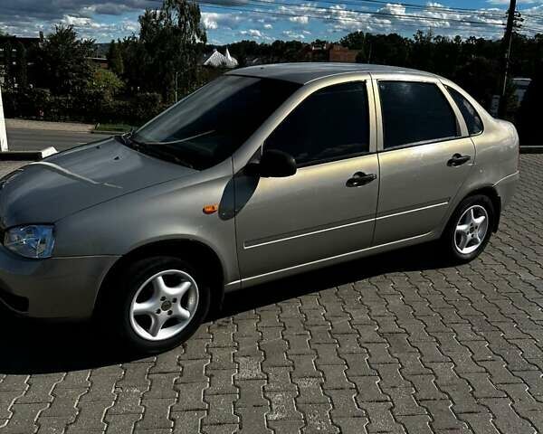 Желтый ВАЗ Калина, объемом двигателя 1.6 л и пробегом 242 тыс. км за 2500 $, фото 1 на Automoto.ua