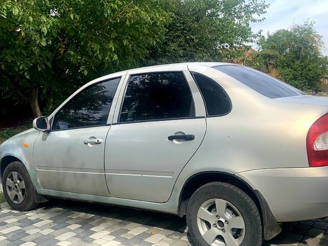 Серый ВАЗ Kalina, объемом двигателя 1.6 л и пробегом 0 тыс. км за 1250 $, фото 1 на Automoto.ua