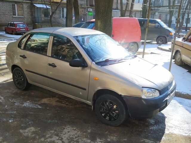 Серый ВАЗ Калина, объемом двигателя 1.6 л и пробегом 130 тыс. км за 1557 $, фото 1 на Automoto.ua