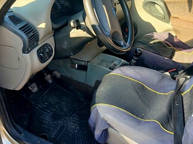 Сірий ВАЗ Kalina, об'ємом двигуна 1.6 л та пробігом 166 тис. км за 1800 $, фото 1 на Automoto.ua