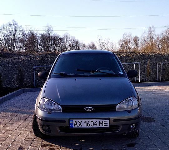 Сірий ВАЗ Kalina, об'ємом двигуна 1.6 л та пробігом 141 тис. км за 1749 $, фото 1 на Automoto.ua