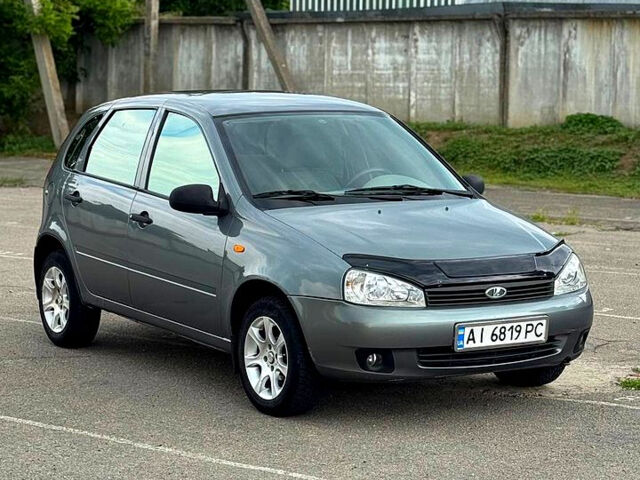 Серый ВАЗ Kalina, объемом двигателя 1.4 л и пробегом 134 тыс. км за 2000 $, фото 1 на Automoto.ua
