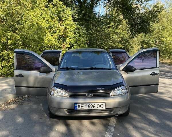 Серый ВАЗ Калина, объемом двигателя 1.6 л и пробегом 198 тыс. км за 1800 $, фото 1 на Automoto.ua