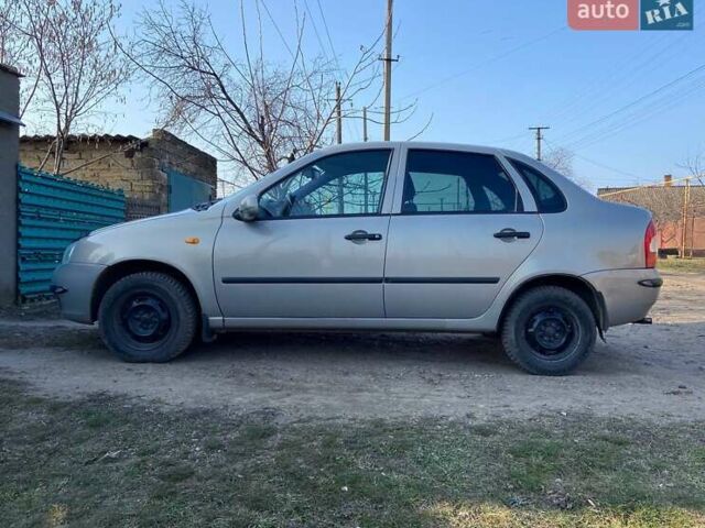 Серый ВАЗ Калина, объемом двигателя 1.6 л и пробегом 389 тыс. км за 2200 $, фото 1 на Automoto.ua