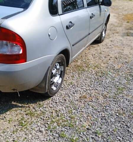 Сірий ВАЗ Калина, об'ємом двигуна 1.6 л та пробігом 228 тис. км за 1800 $, фото 1 на Automoto.ua