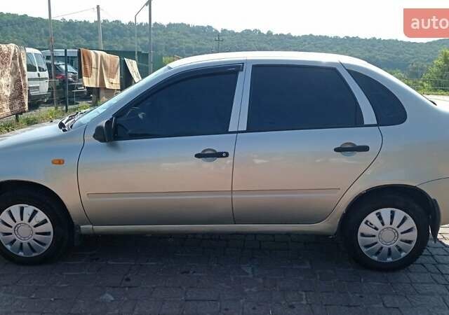 Серый ВАЗ Калина, объемом двигателя 1.6 л и пробегом 206 тыс. км за 2400 $, фото 1 на Automoto.ua