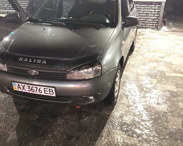 Серый ВАЗ Калина, объемом двигателя 1.6 л и пробегом 300 тыс. км за 2200 $, фото 1 на Automoto.ua