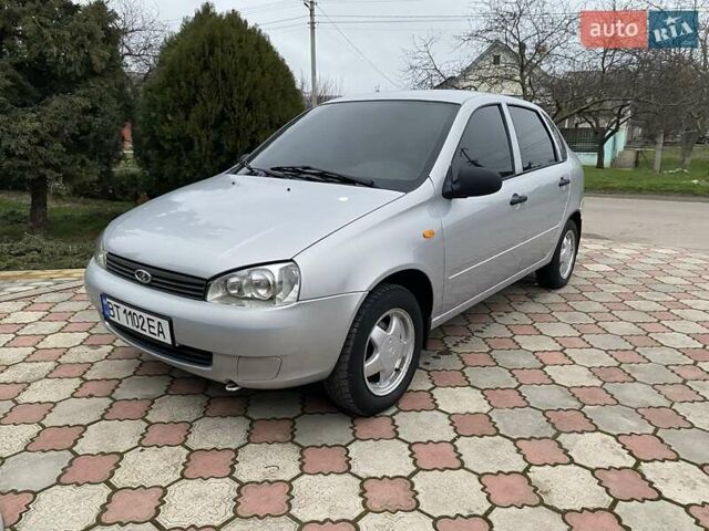 Серый ВАЗ Калина, объемом двигателя 1.6 л и пробегом 104 тыс. км за 3500 $, фото 1 на Automoto.ua