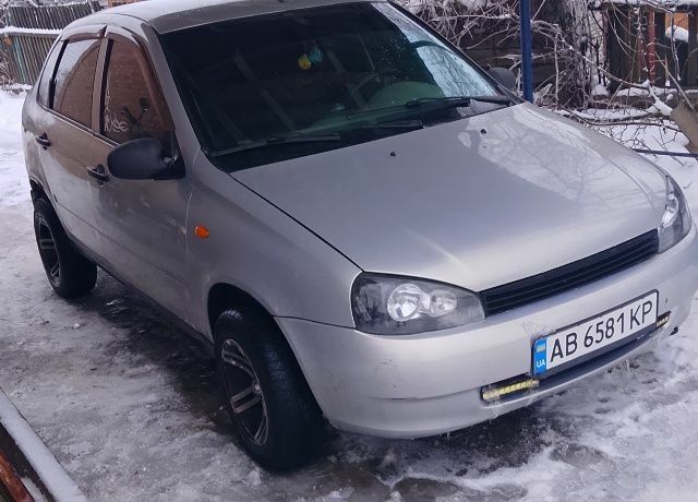 Серый ВАЗ Калина, объемом двигателя 1.4 л и пробегом 300 тыс. км за 1500 $, фото 1 на Automoto.ua