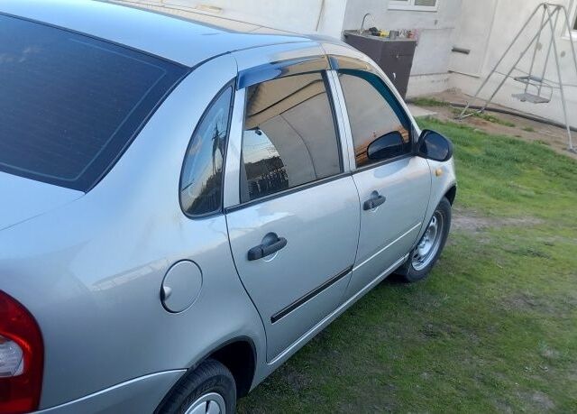 Сірий ВАЗ Калина, об'ємом двигуна 1.6 л та пробігом 69 тис. км за 2199 $, фото 1 на Automoto.ua