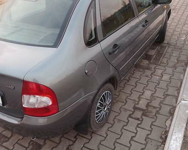 Серый ВАЗ Калина, объемом двигателя 1.6 л и пробегом 34 тыс. км за 3500 $, фото 1 на Automoto.ua