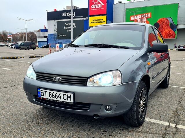 Серый ВАЗ Kalina, объемом двигателя 1.4 л и пробегом 163 тыс. км за 3500 $, фото 1 на Automoto.ua