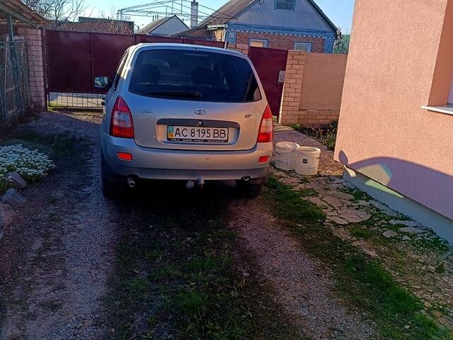 Сірий ВАЗ Kalina, об'ємом двигуна 1.6 л та пробігом 202 тис. км за 2000 $, фото 1 на Automoto.ua