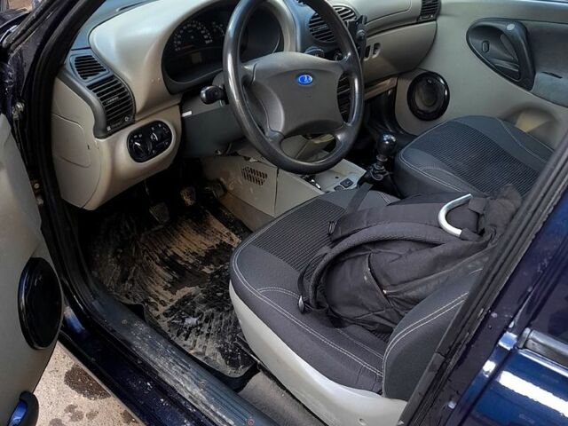 Синій ВАЗ Kalina, об'ємом двигуна 1.6 л та пробігом 0 тис. км за 1900 $, фото 1 на Automoto.ua