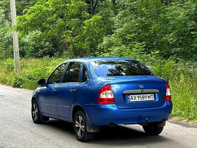 Синий ВАЗ Kalina, объемом двигателя 1.6 л и пробегом 300 тыс. км за 1800 $, фото 1 на Automoto.ua
